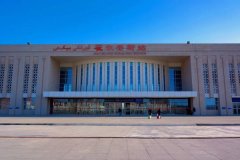 哈萨克斯坦持通俗护照和回国证